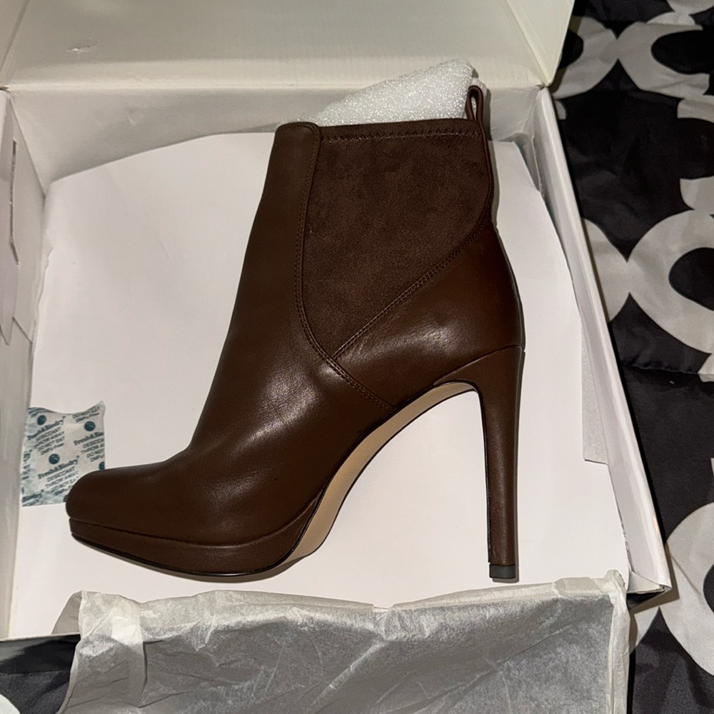 Nine West, brown heels, never worn, size 8.5